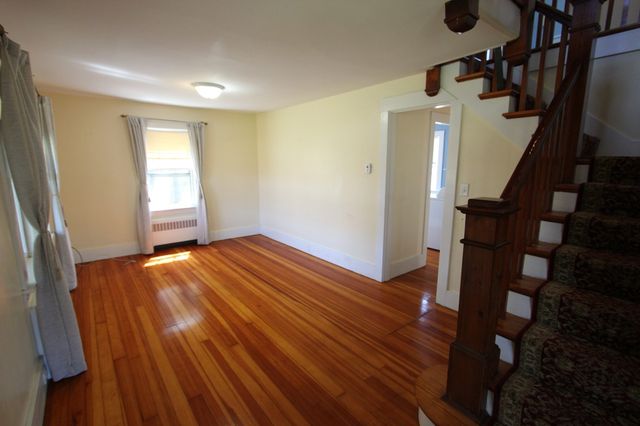 41 South St, Franklin, MA 02038