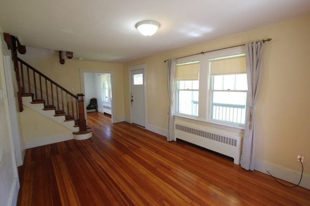 41 South St, Franklin, MA 02038