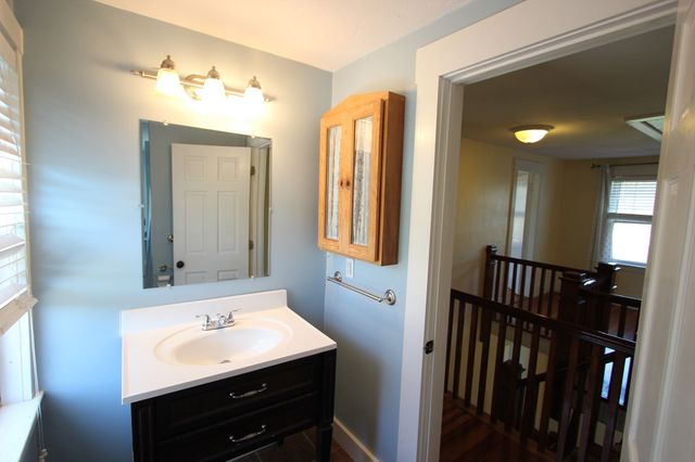 41 South St, Franklin, MA 02038