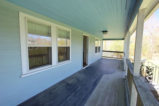 41 South St, Franklin, MA 02038