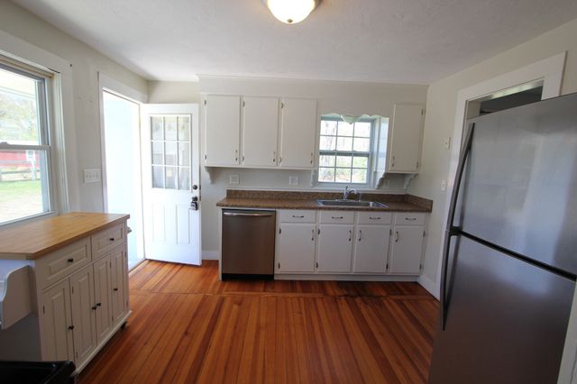 41 South St, Franklin, MA 02038
