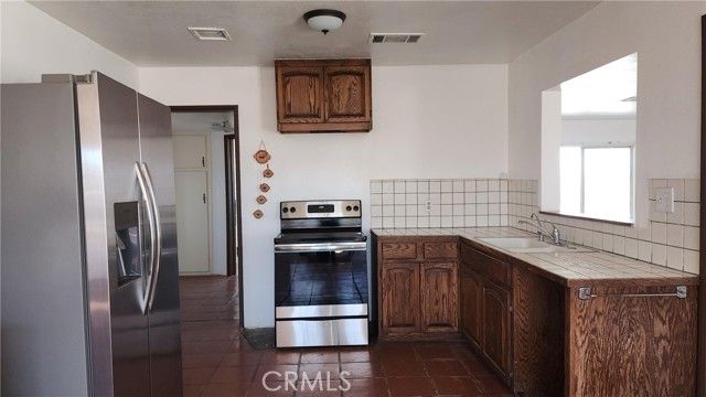 18597 Saint Basil, Adelanto, CA 92301