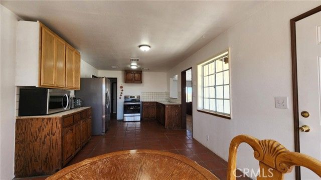 18597 Saint Basil, Adelanto, CA 92301