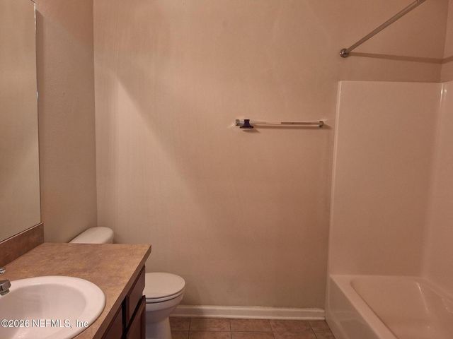 7032 DEER LODGE Circle 101, Jacksonville, FL 32256