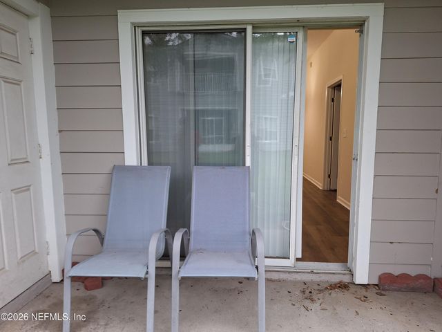 7032 DEER LODGE Circle 101, Jacksonville, FL 32256