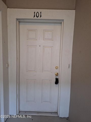 7032 DEER LODGE Circle 101, Jacksonville, FL 32256