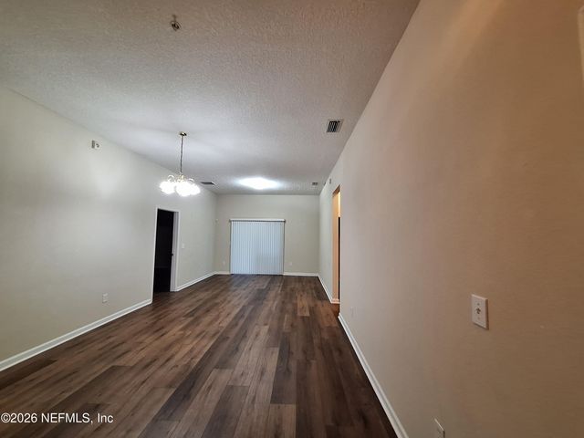 7032 DEER LODGE Circle 101, Jacksonville, FL 32256