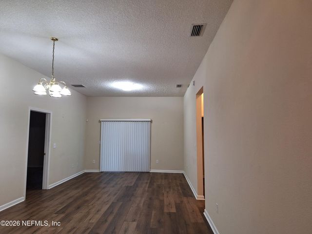 7032 DEER LODGE Circle 101, Jacksonville, FL 32256