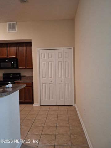 7032 DEER LODGE Circle 101, Jacksonville, FL 32256