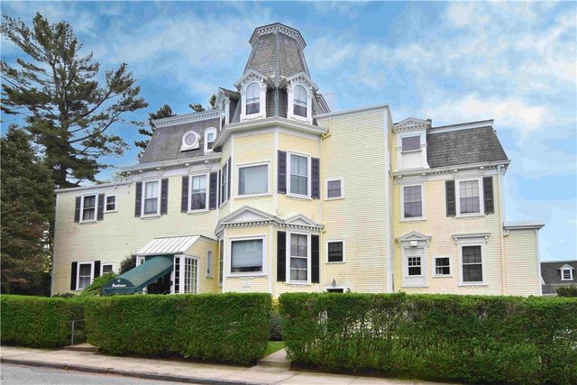 45 Ayrault Street, Newport, RI 02840