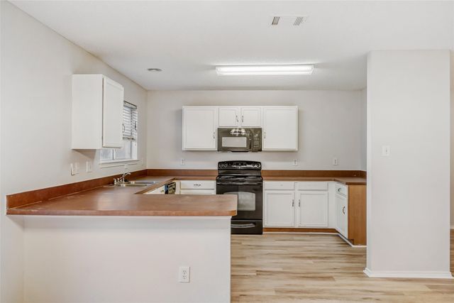 7845 Whitney Lane, Fort Worth, TX 76112