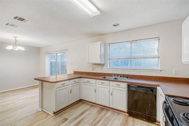 7845 Whitney Lane, Fort Worth, TX 76112