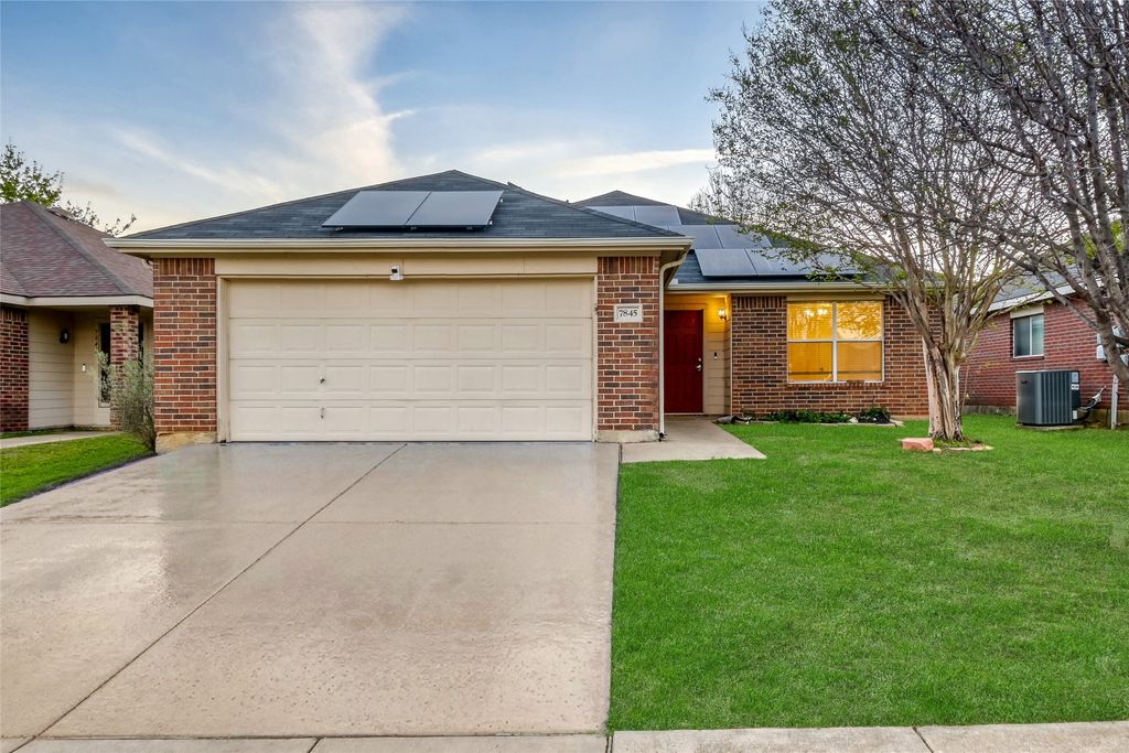 7845 Whitney Lane, Fort Worth, TX 76112