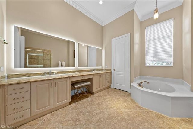 8593 Bellagio DR, Naples, FL 34114