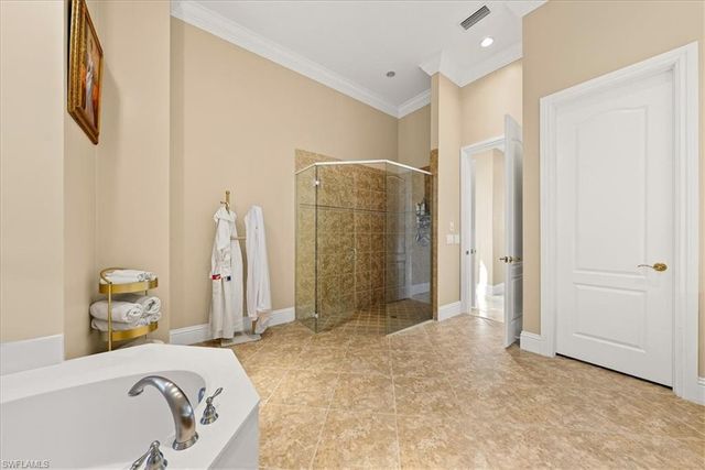 8593 Bellagio DR, Naples, FL 34114