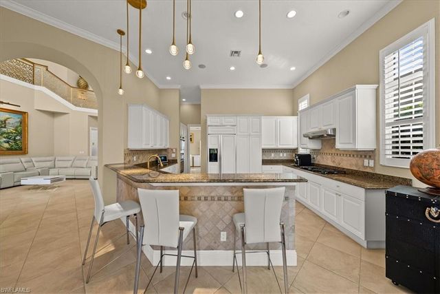 8593 Bellagio DR, Naples, FL 34114