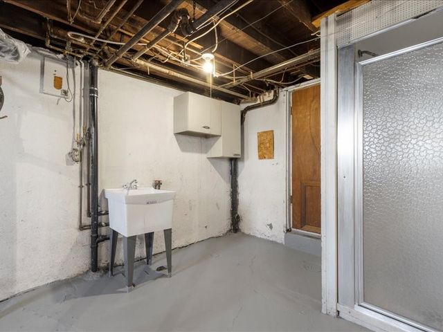 22 Thielman Ave, Carrick, PA 15210