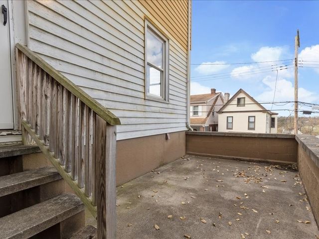 22 Thielman Ave, Carrick, PA 15210