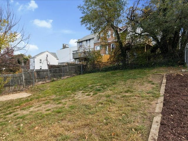 22 Thielman Ave, Carrick, PA 15210