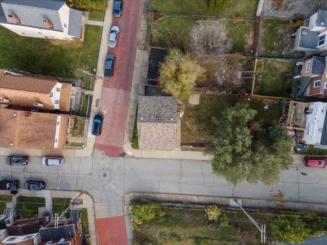 22 Thielman Ave, Carrick, PA 15210