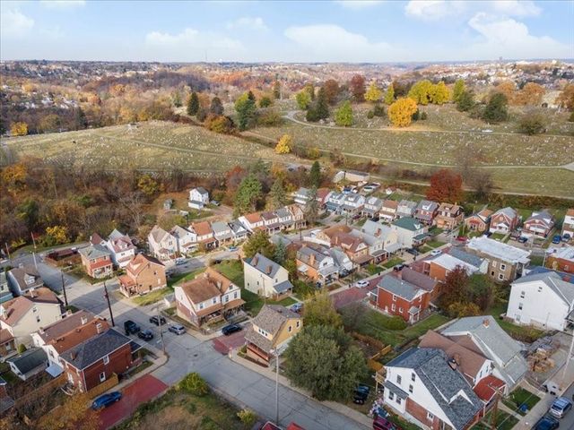 22 Thielman Ave, Carrick, PA 15210