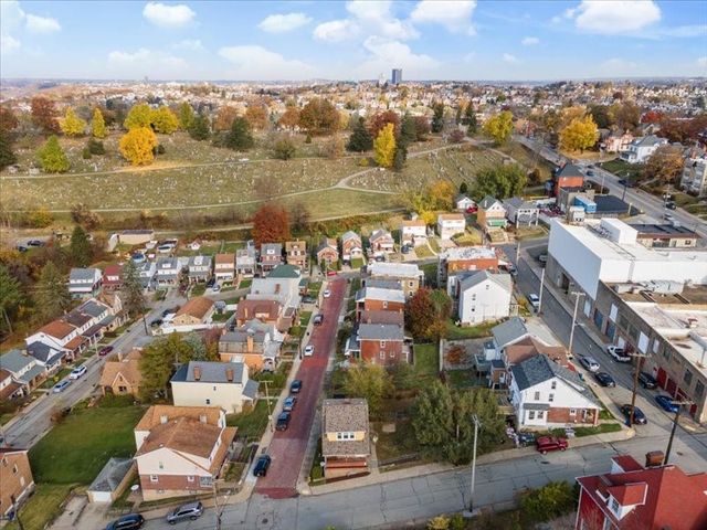 22 Thielman Ave, Carrick, PA 15210