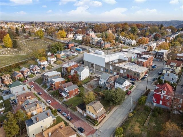 22 Thielman Ave, Carrick, PA 15210