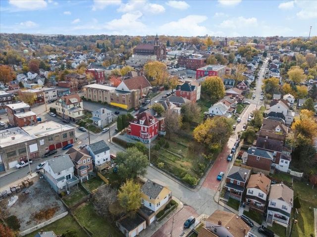 22 Thielman Ave, Carrick, PA 15210