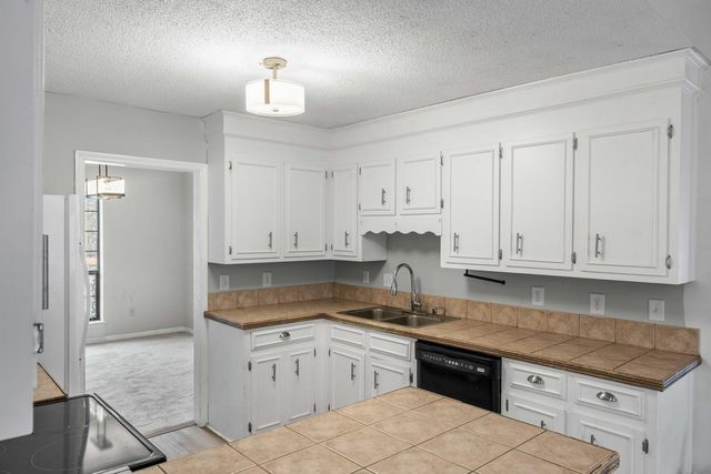 95 Nightingale Manor, North Charleston, SC 29418