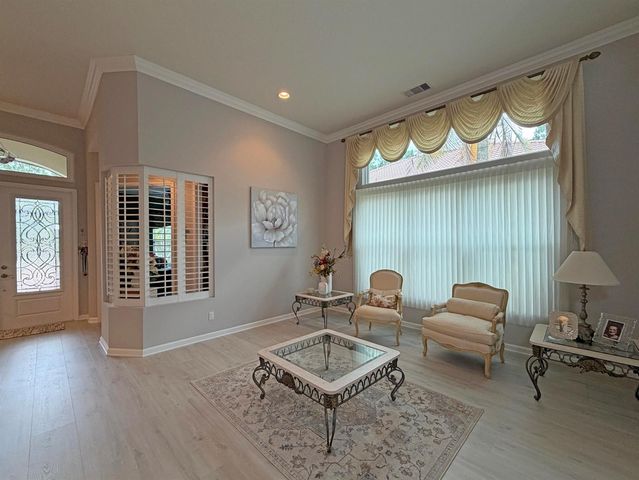 728 SW Lake Charles Circle, Port St. Lucie, FL 34986