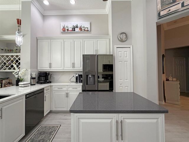 728 SW Lake Charles Circle, Port St. Lucie, FL 34986