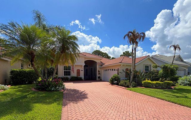 728 SW Lake Charles Circle, Port St. Lucie, FL 34986