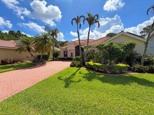 728 SW Lake Charles Circle, Port St. Lucie, FL 34986