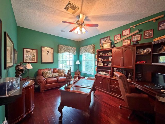 728 SW Lake Charles Circle, Port St. Lucie, FL 34986