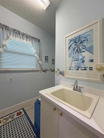 728 SW Lake Charles Circle, Port St. Lucie, FL 34986