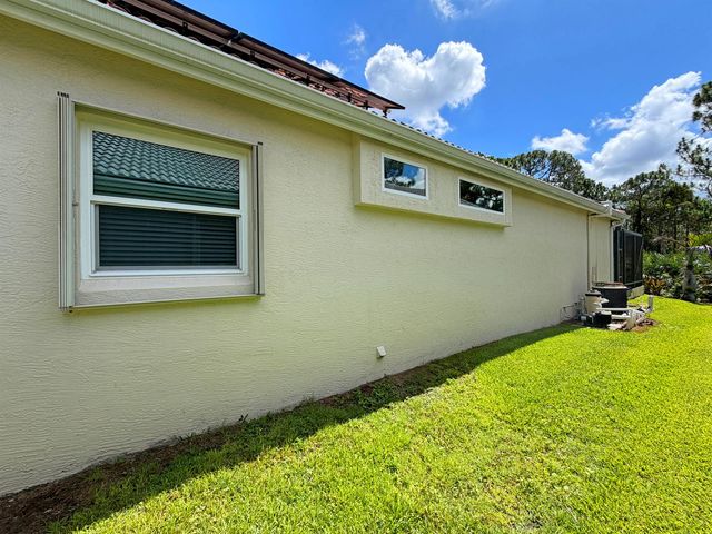 728 SW Lake Charles Circle, Port St. Lucie, FL 34986