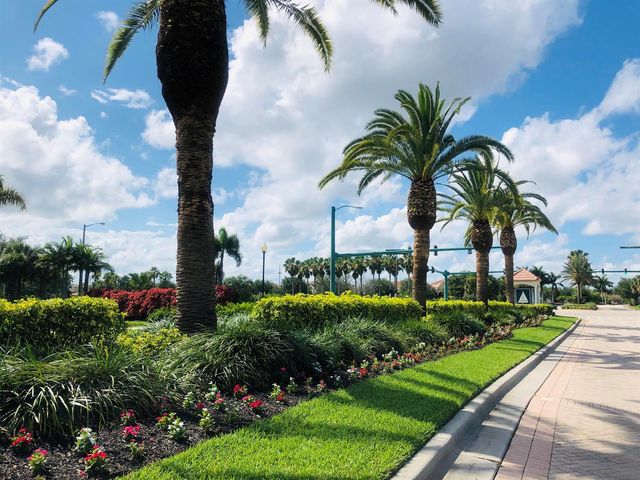 728 SW Lake Charles Circle, Port St. Lucie, FL 34986