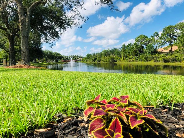 728 SW Lake Charles Circle, Port St. Lucie, FL 34986