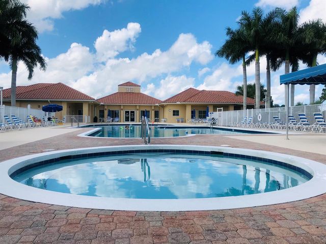 728 SW Lake Charles Circle, Port St. Lucie, FL 34986
