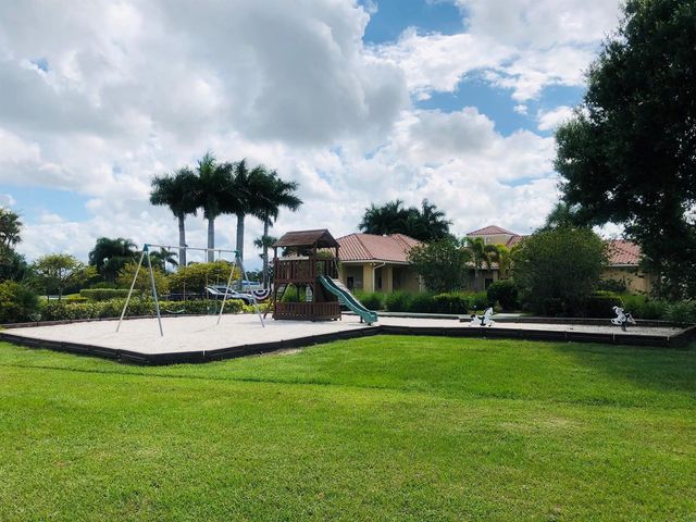 728 SW Lake Charles Circle, Port St. Lucie, FL 34986