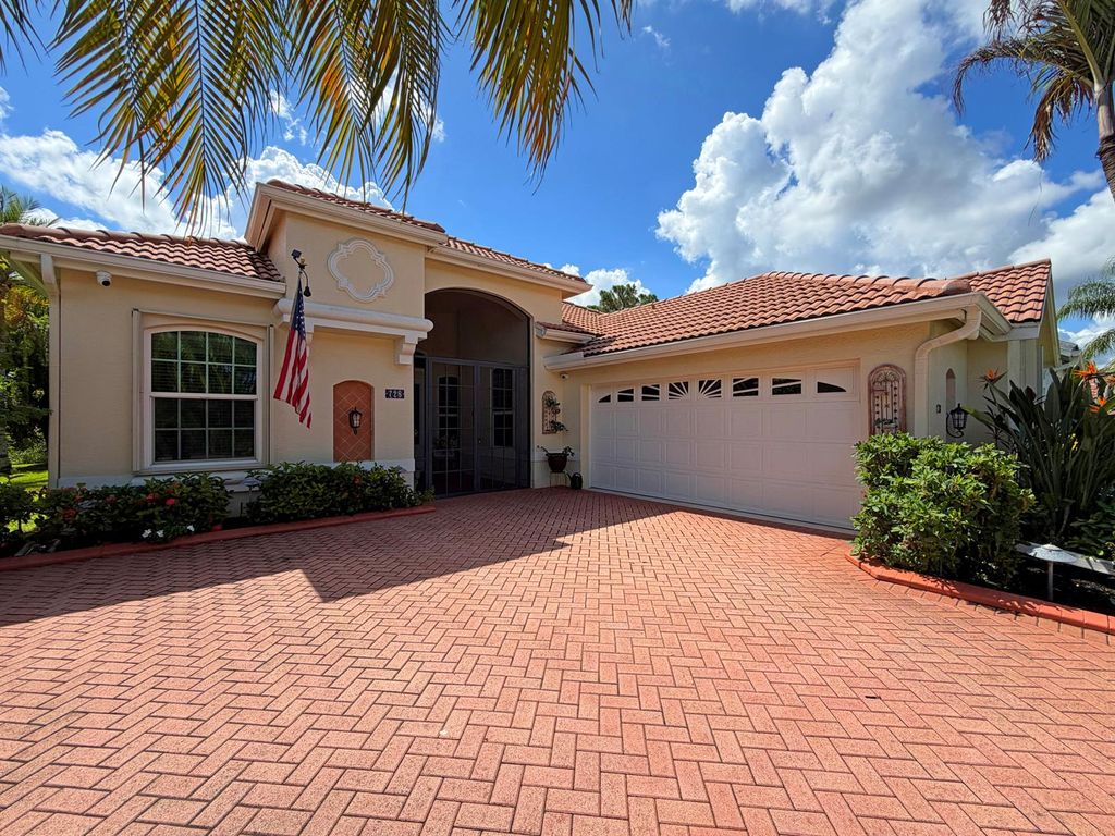 728 SW Lake Charles Circle, Port St. Lucie, FL 34986