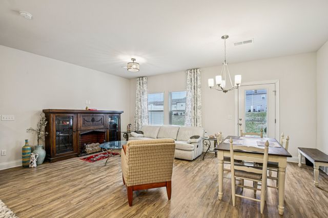 429 Palmetto Dr, Columbia, TN 38401