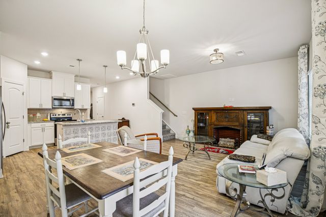 429 Palmetto Dr, Columbia, TN 38401