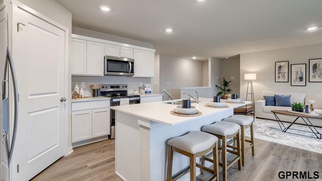 5414 N 189 Street, Elkhorn, NE 68022