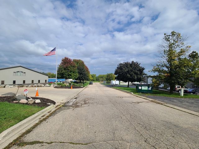 Lot 1 Lakeside Court, Mccullom Lake, IL 60050