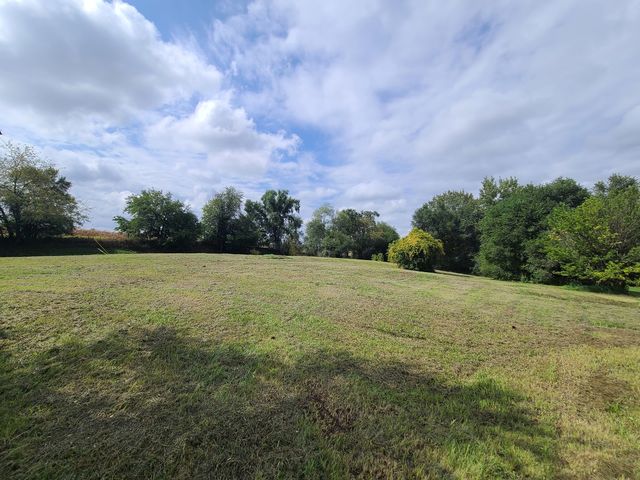 Lot 1 Lakeside Court, Mccullom Lake, IL 60050