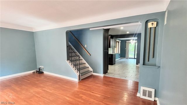 1011 Learidge Road, Lyndhurst, OH 44124