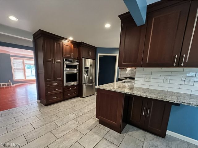 1011 Learidge Road, Lyndhurst, OH 44124
