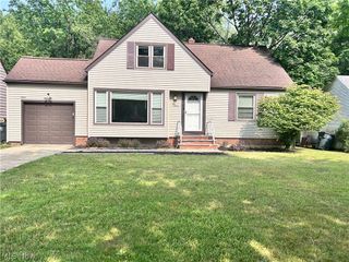 1011 Learidge Road, Lyndhurst, OH 44124