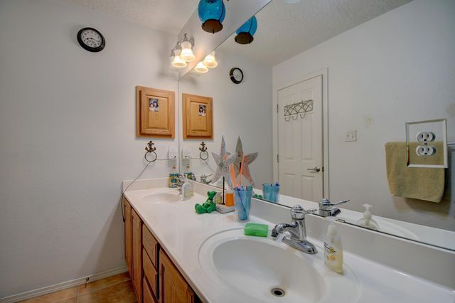 1180 Festival Road NW, Los Lunas, NM 87031